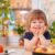 Jak radzić sobie z nieposłuszeństwem w czasie posiłków u dzieci