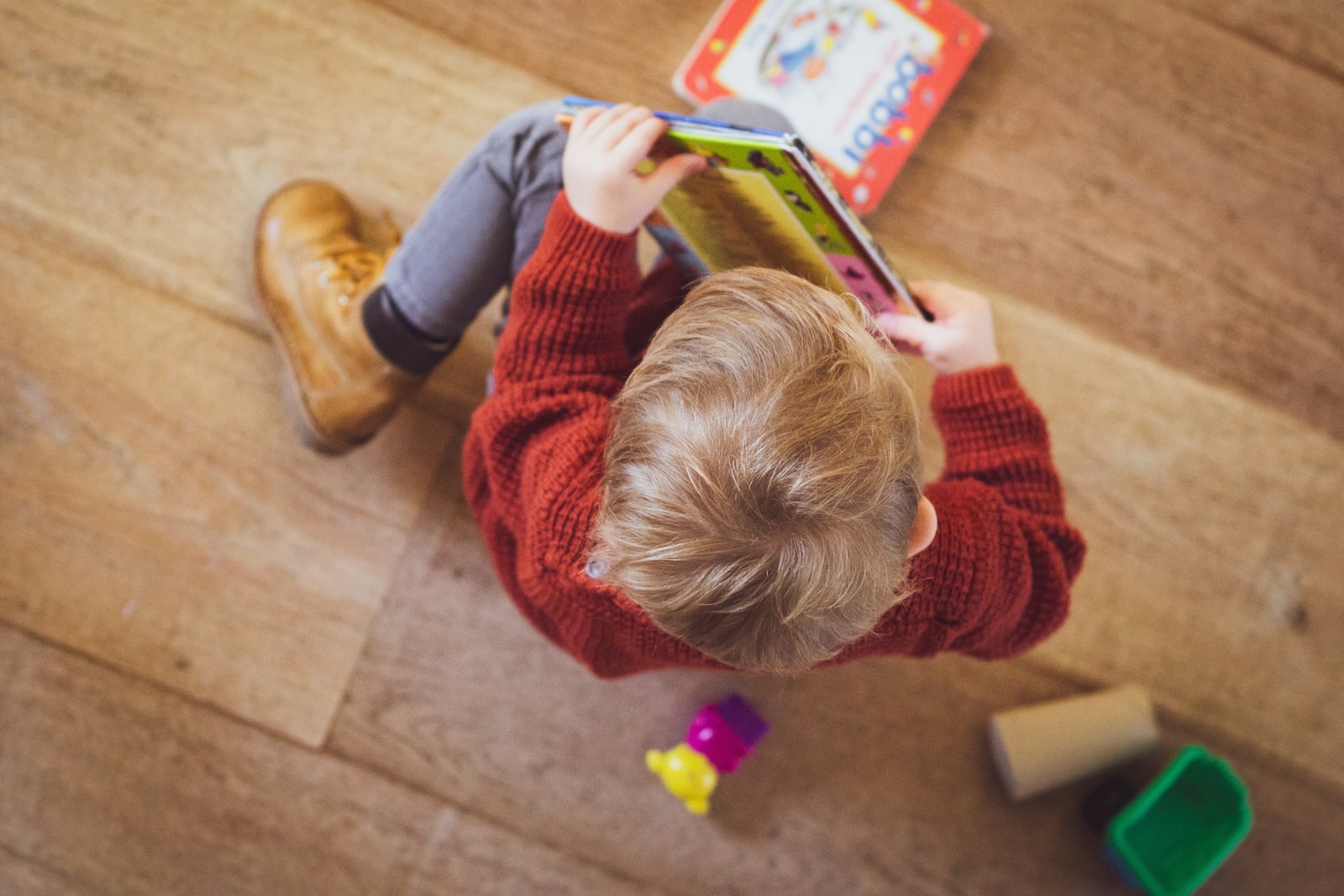 Jak zachęcić dziecko do czytania: 10 skutecznych sposobów