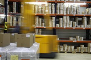 Producent opakowań kartonowych: jak wybrać firmę i na co zwrócić uwagę przy produkcji, zleceniu oraz dystrybucji